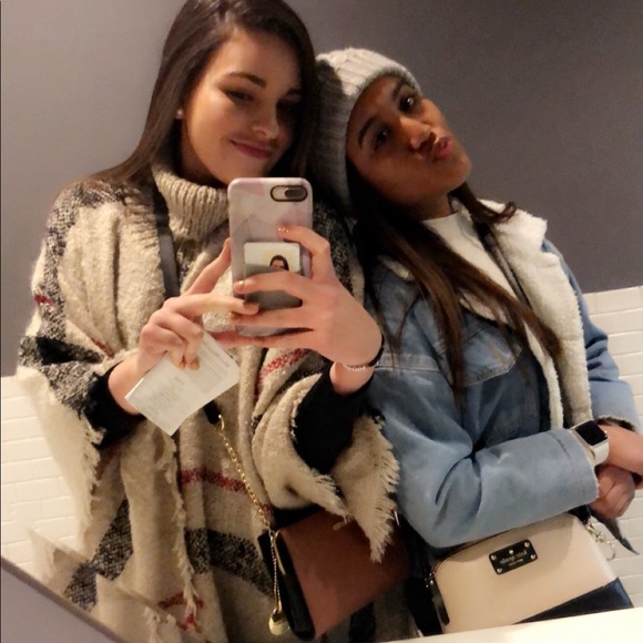 Sweater tan black and red - Picture 2 of 3